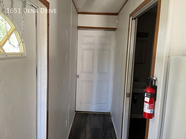 Photo - 1651 Dena Dr