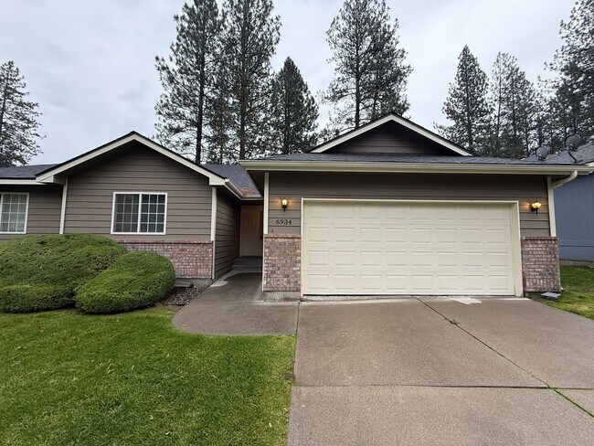 Photo - Stunning 3 Bed, 2 Bath Home near Riverside State Park!