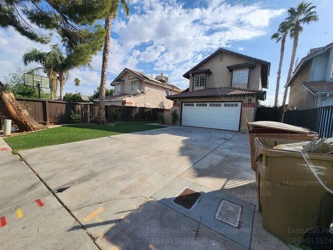 Photo - Charming 3 bedrooms/ 2.5 bathroom home.