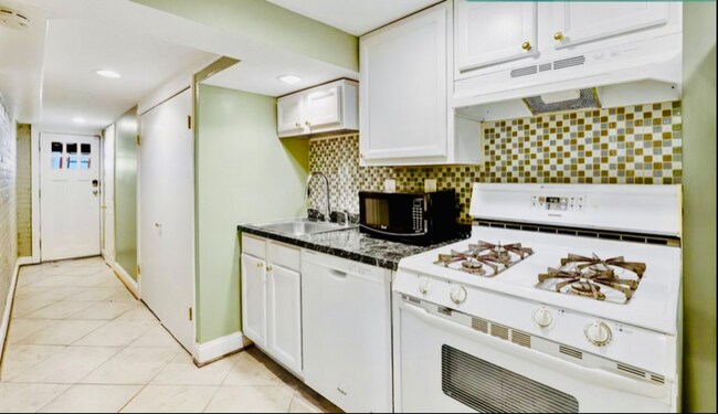 Photo - 1402 Trinidad Ave NE