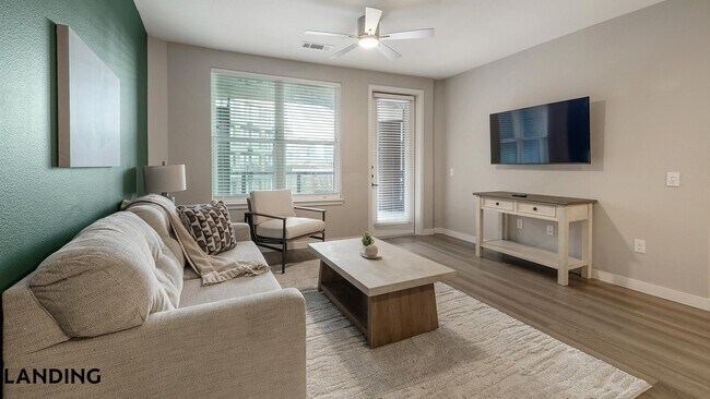 3900 Commerce St Unit 526
