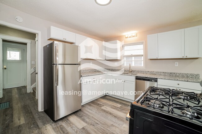 Photo - 2006 N Bigelow St