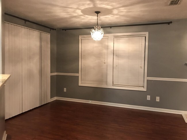 Photo - 979 Stewarts Creek Dr