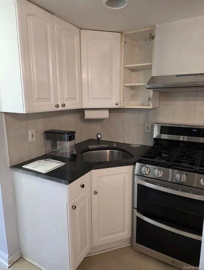 2 Hill Park Ave Unit 1A