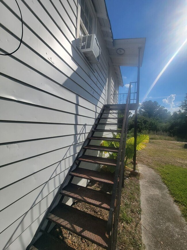 1951 Barnes Rd Unit B
