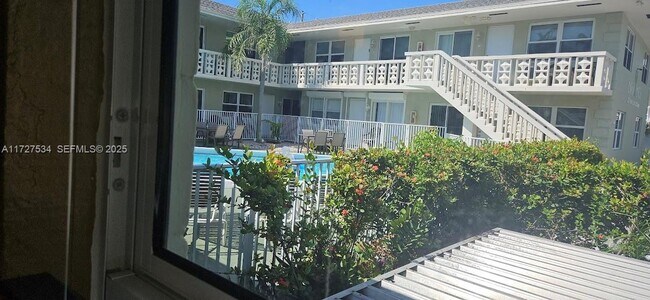 Photo - 3230 NE 13th St Unidad 1