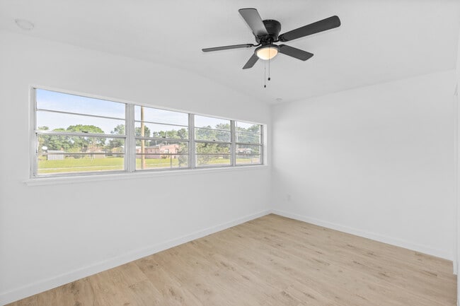 Photo - 1412 Crooms Ave