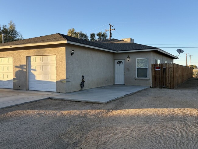 Building Photo - 8001 Walpole Ave Unit B