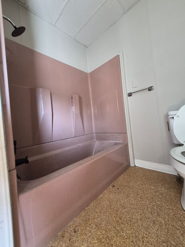Photo - 250 S Poplar St Unit Apt. 1
