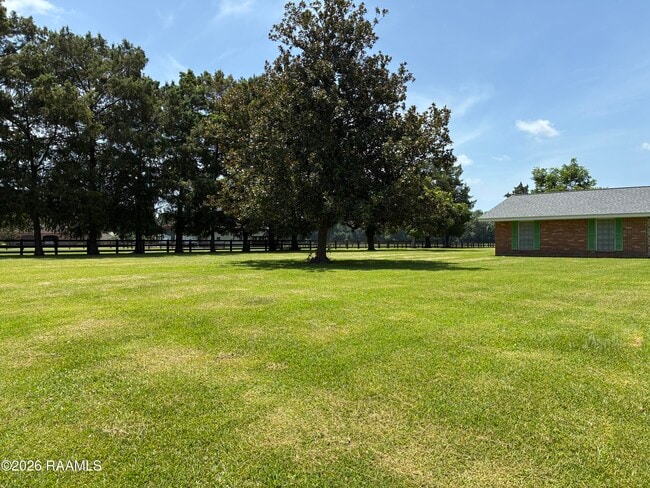 Photo - 101 Sonnier Rd