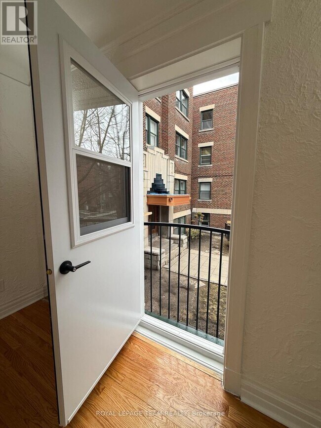 Photo - 235 Cooper St
