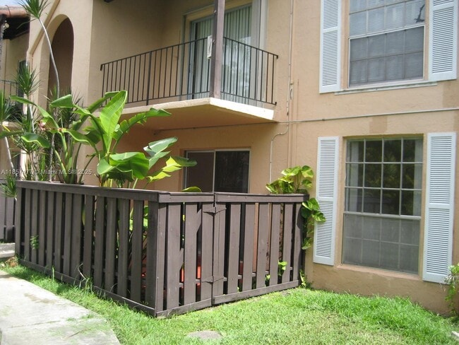 Building Photo - 10748 N Kendall Dr Unit N-19 Rental