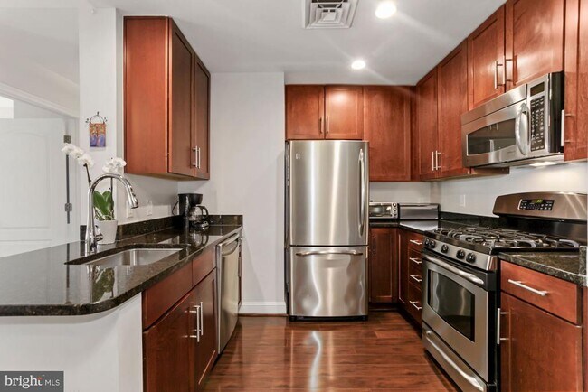 Photo - 525 N Fayette St Unit 413