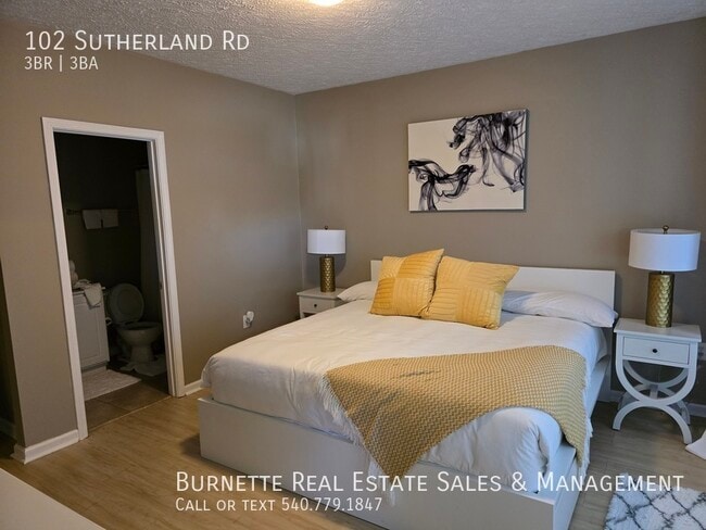 Photo - 102 Sutherland Dr