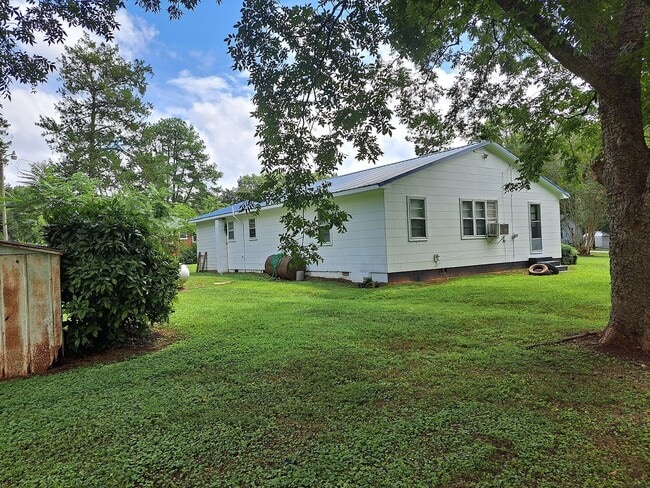 136 Dowtin St
