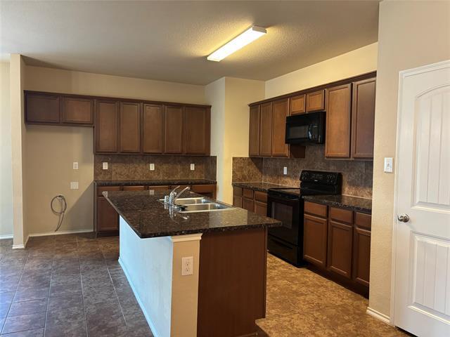 1122 Bellevue Dr