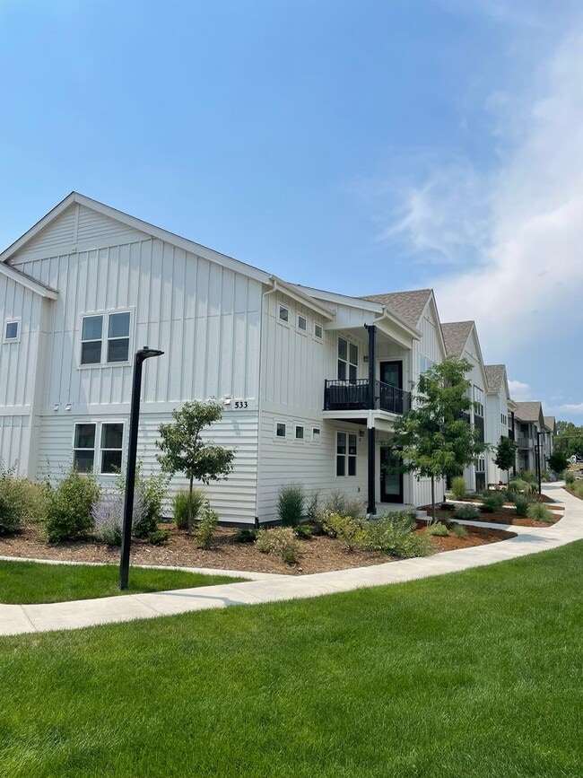 Photo - Luxury Condo - Water, Sewer, Basic Internet Included! Unit B