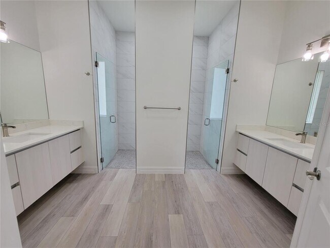 Photo - 2721 Parasol Ln