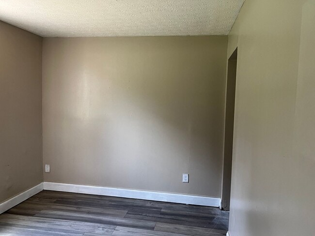 Photo - 2167 M.L.K. Jr Dr SW