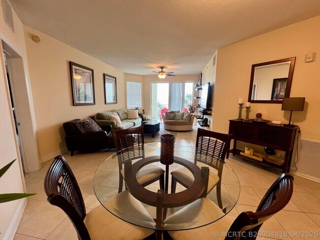 Photo - 975 NW Flagler Ave