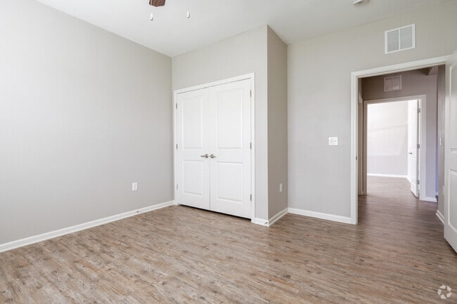 3BR, 2BA - 1.186SF