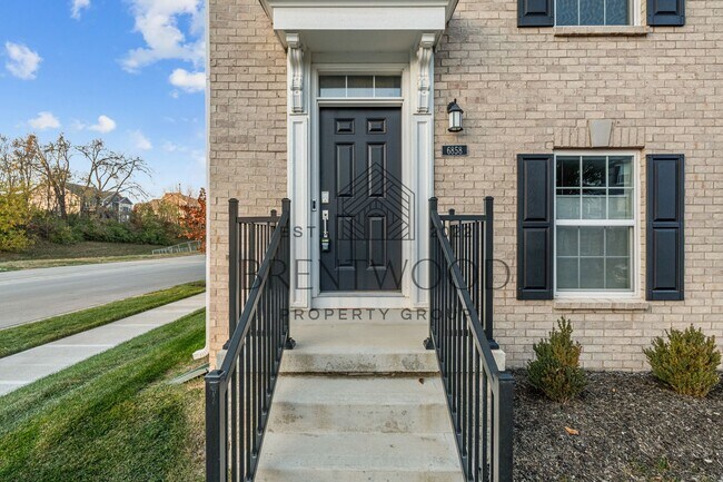 Photo - Move-In Ready Modern Townhome in Sought-Af...