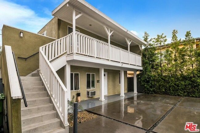 Building Photo - 5249 Satsuma Ave Unit C