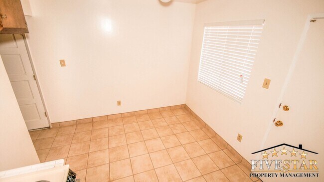 2700 Ashe Rd Unit B