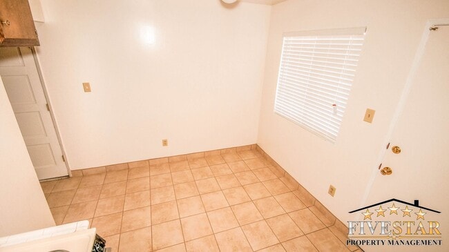 Photo - 2700 Ashe Rd Unit Apt B