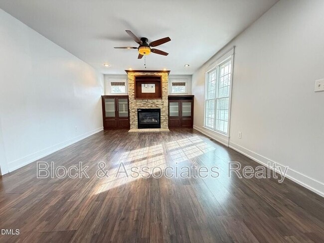 Photo - 121 Marilou Ln