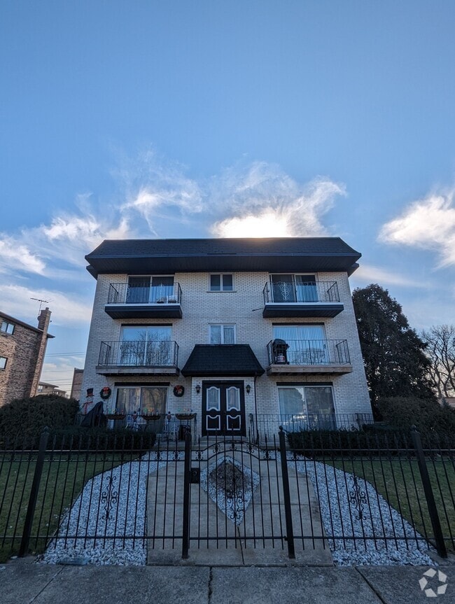 Building Photo - 8143 Marion Dr Unit 2W Rental