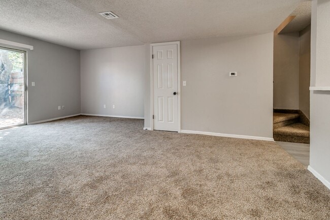 Photo - Newly Renovated 2bed 2 bath !Townhome
