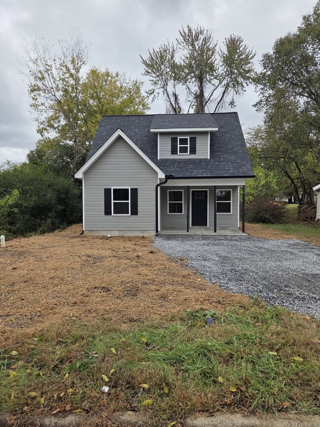 Photo - 210 W Washington Exd