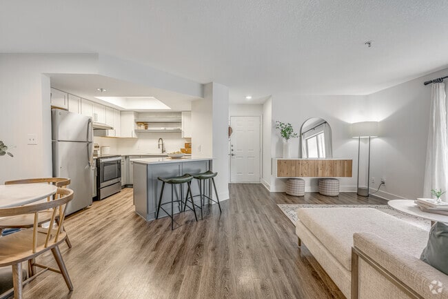 1BR, 1BA - 750SF - Living Room - Virginia Highland Apartment Homes
