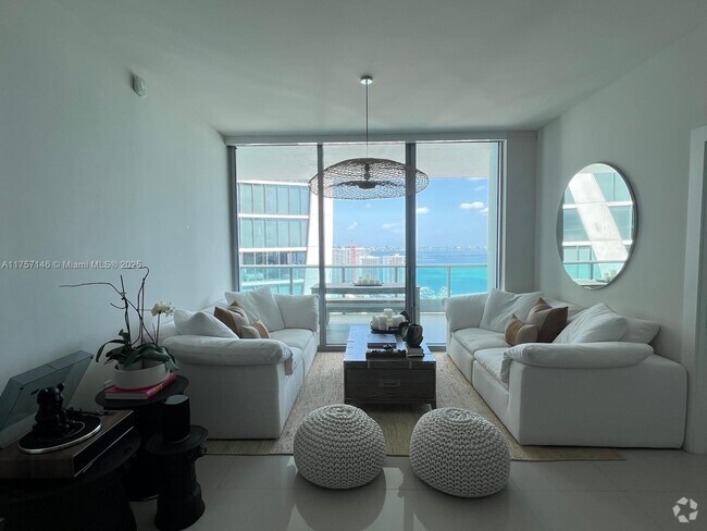 Building Photo - 900 Biscayne Blvd Unit 4108 Rental