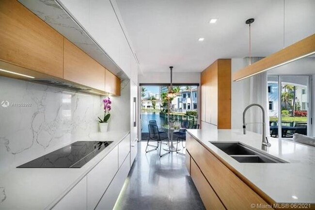 Photo - 20824 NE 30th Pl