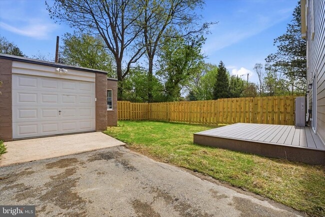 Photo - 425 Grove Pl