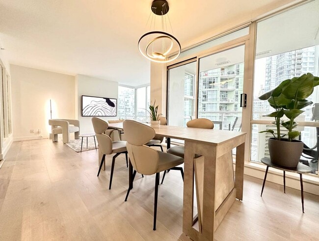 Photo - 1077 Marinaside Cres Unit 905