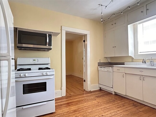 Photo - 1055 Pollard Ave