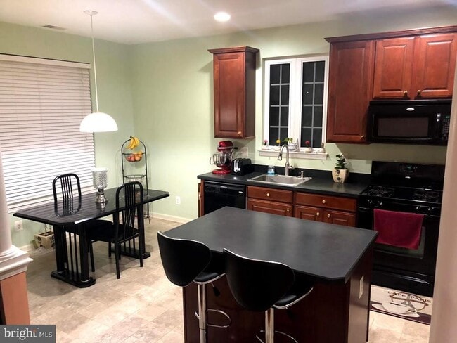 Photo - 224 Starboard Way