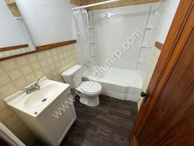 Photo - 2021 Redwood Ave