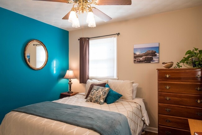 Photo - 7200 W 12th St N