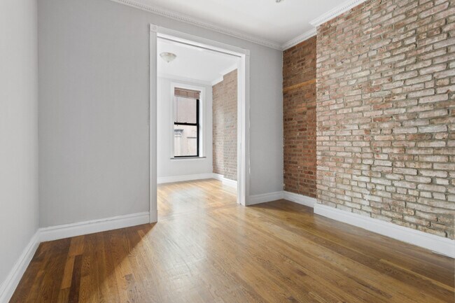 246 Mott St Unidad 19-20