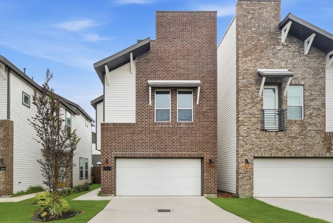 Building Photo - 5814 Cebra St