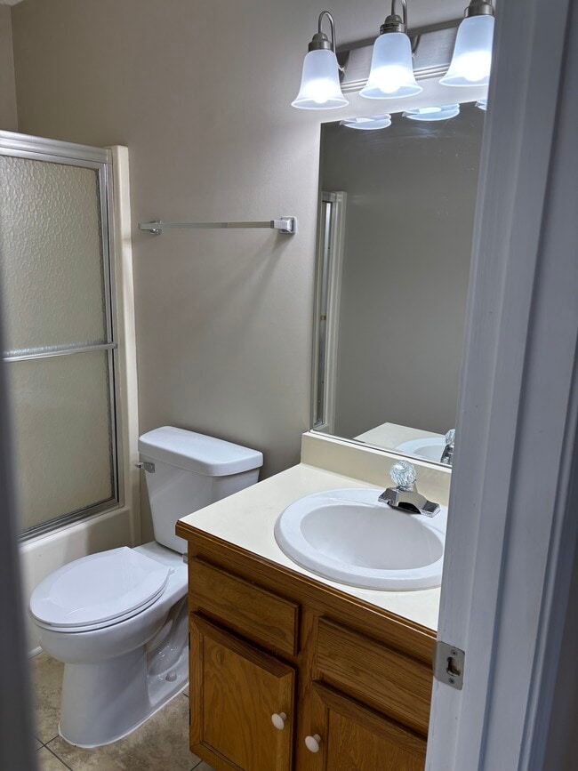 Photo - 648 Prince Phillip Way