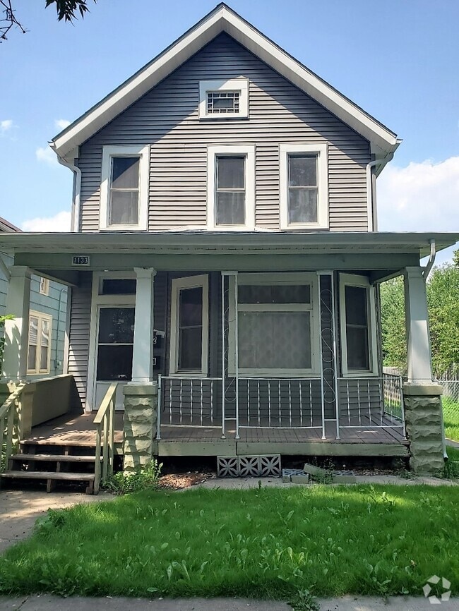 Building Photo - 1133 Beech St Unit 1 Rental