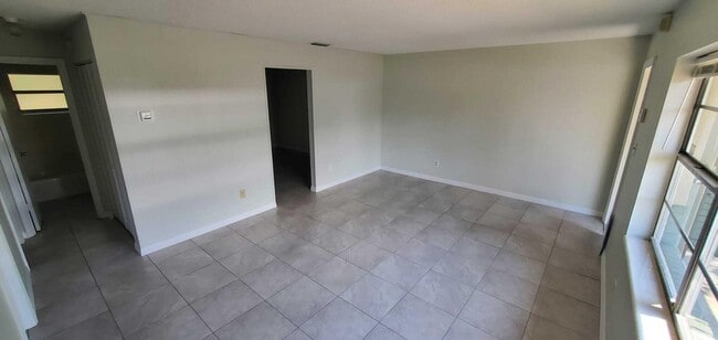 Photo - 2590 Seneca Ave