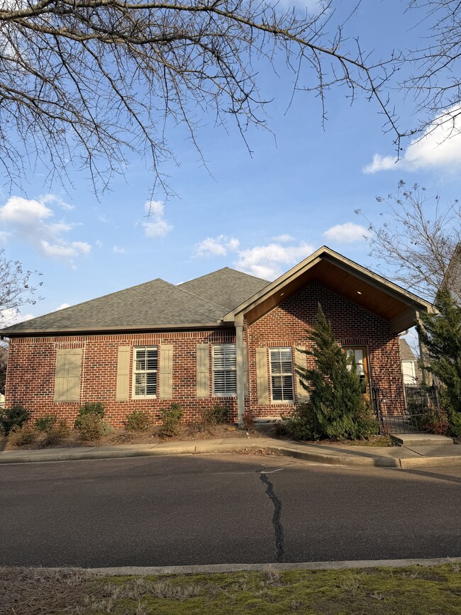 Building Photo - 117 Fern Cove