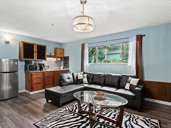 Photo - 16445 Ambaum Blvd S