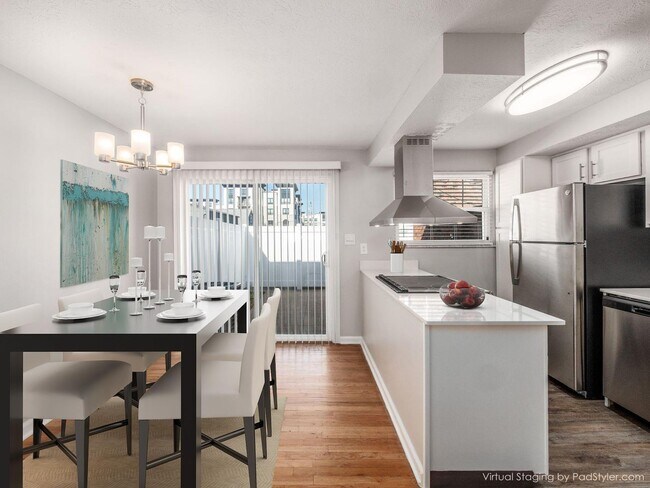 Photo - 1028 Folkestone Rd